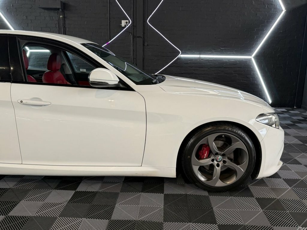 Alfa Romeo Giulia T Veloce Red #32