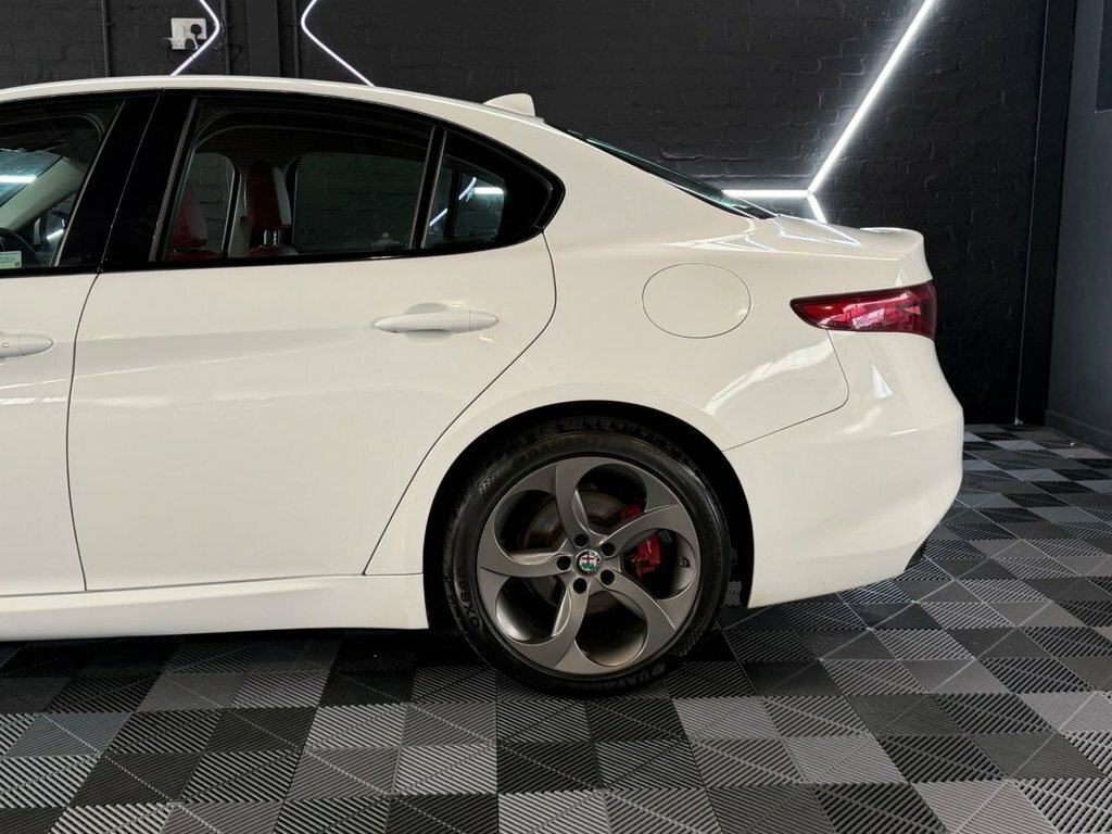 Alfa Romeo Giulia T Veloce Red #7