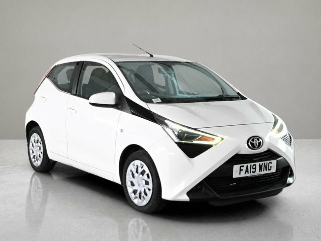 Toyota Aygo 1.0 Vvt-i X-play Hatchback White