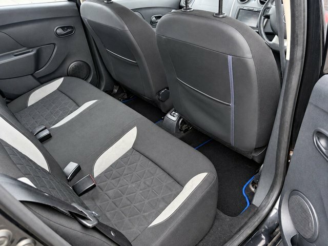 Dacia Sandero Stepway Stepway 1.5 Laureate Dci 90 Bhp White #9