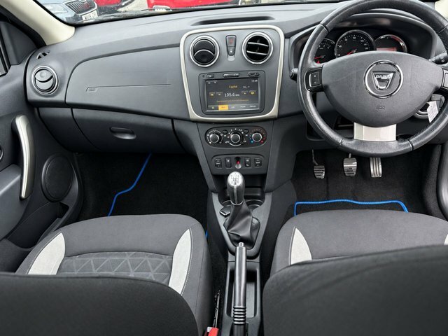 Dacia Sandero Stepway Stepway 1.5 Laureate Dci 90 Bhp White #7