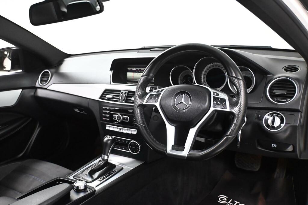 Mercedes-Benz C Class Saloon Blue #18