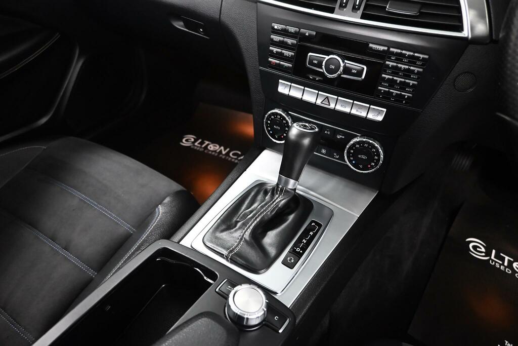 Mercedes-Benz C Class Saloon Blue #13