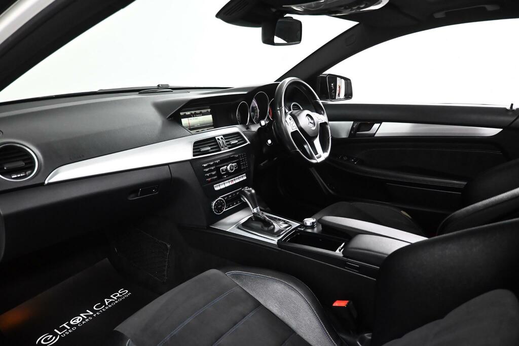 Mercedes-Benz C Class Saloon Blue #21