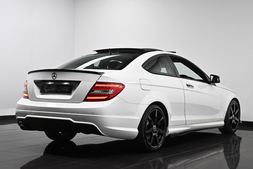 Mercedes-Benz C Class Saloon Blue #24