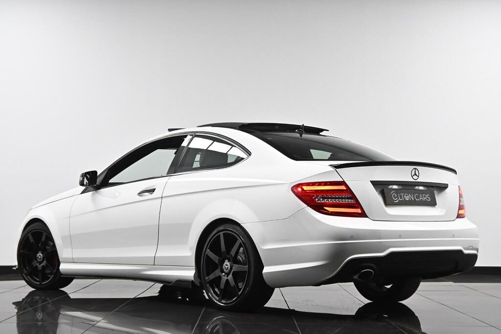 Mercedes-Benz C Class Saloon Blue #8