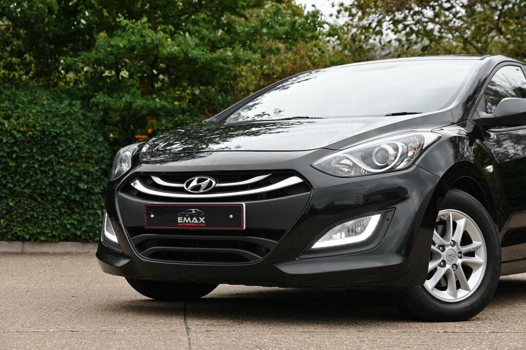 Hyundai I30 Blue Drive Se Red #24