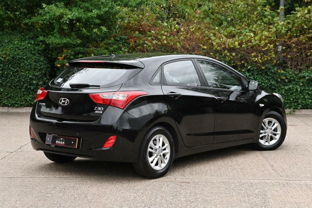Hyundai I30 Blue Drive Se Red #9
