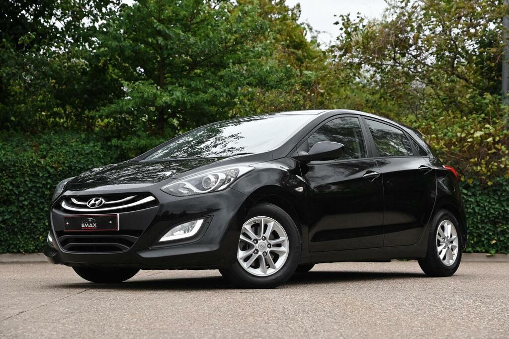 Hyundai I30 Blue Drive Se Red #15