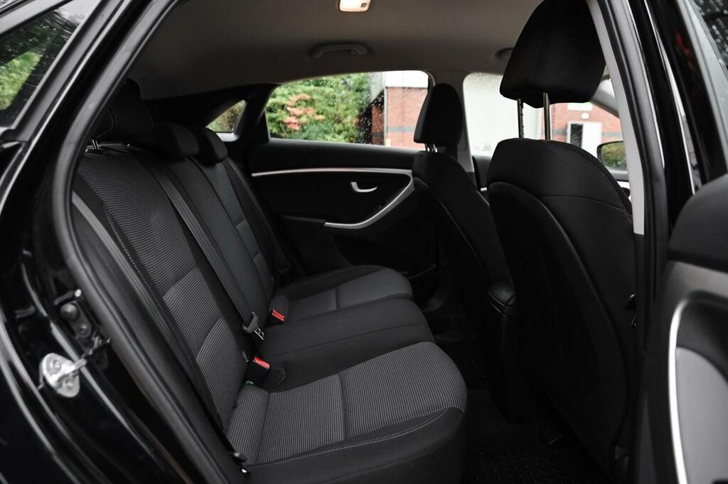 Hyundai I30 Blue Drive Se Red #18