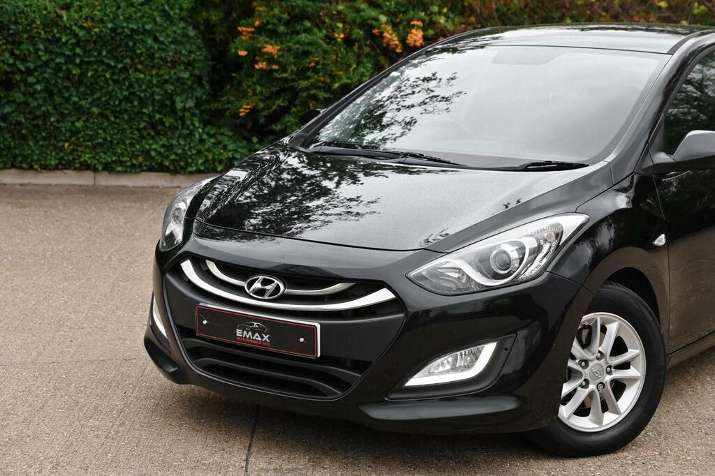 Hyundai I30 Blue Drive Se Red #32