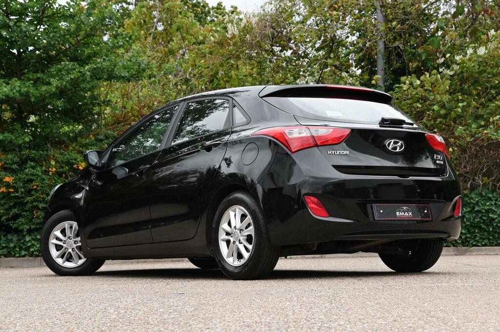 Hyundai I30 Blue Drive Se Red #27