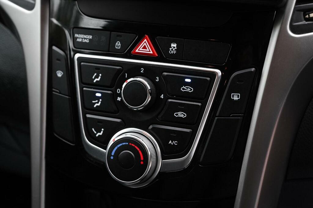 Hyundai I30 Blue Drive Se Red #31