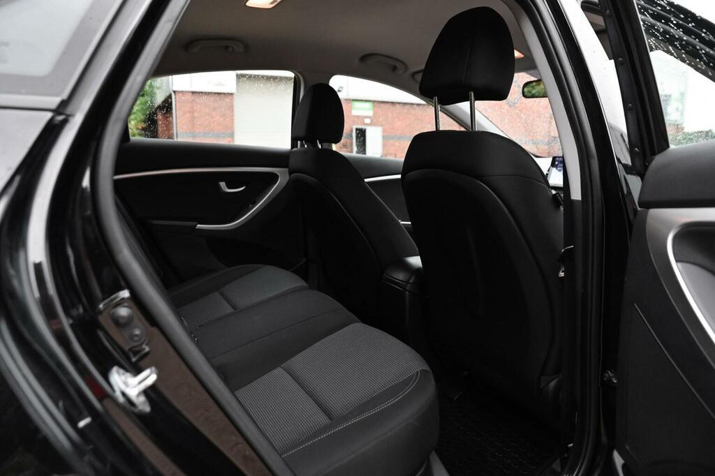 Hyundai I30 Blue Drive Se Red #17