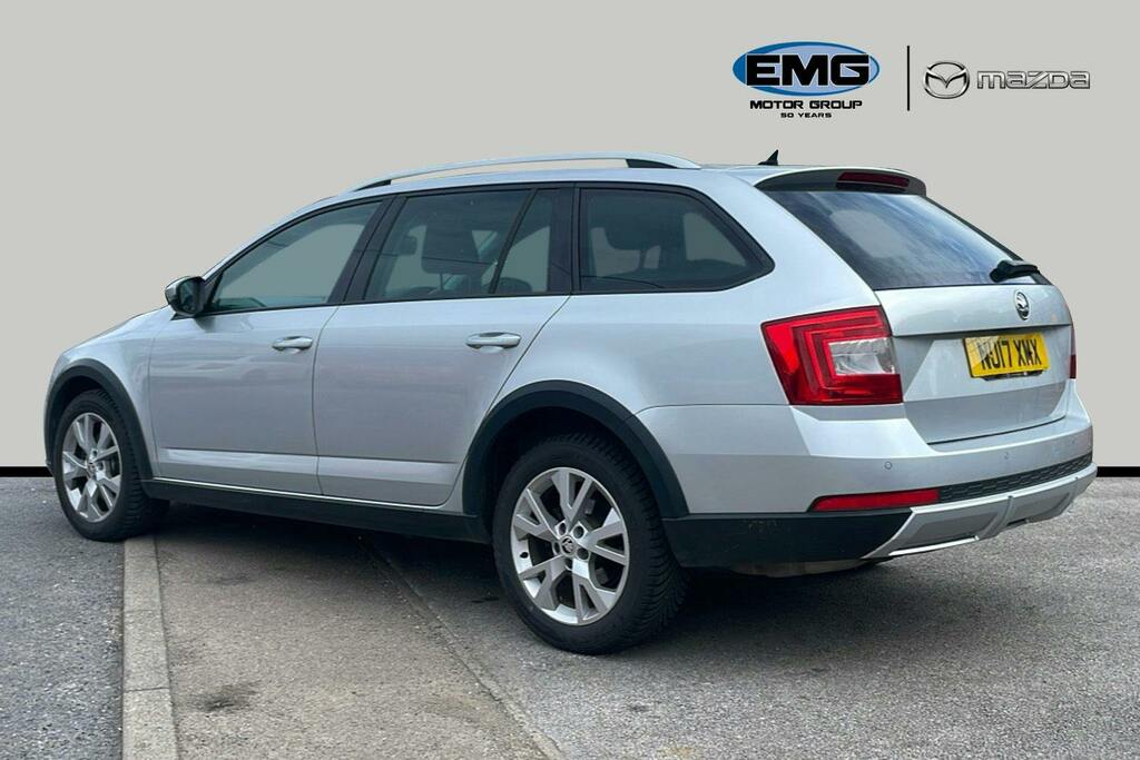 Skoda Octavia 2.0 Tdi Scout Estate Dsg 4Wd Ss Silver #4