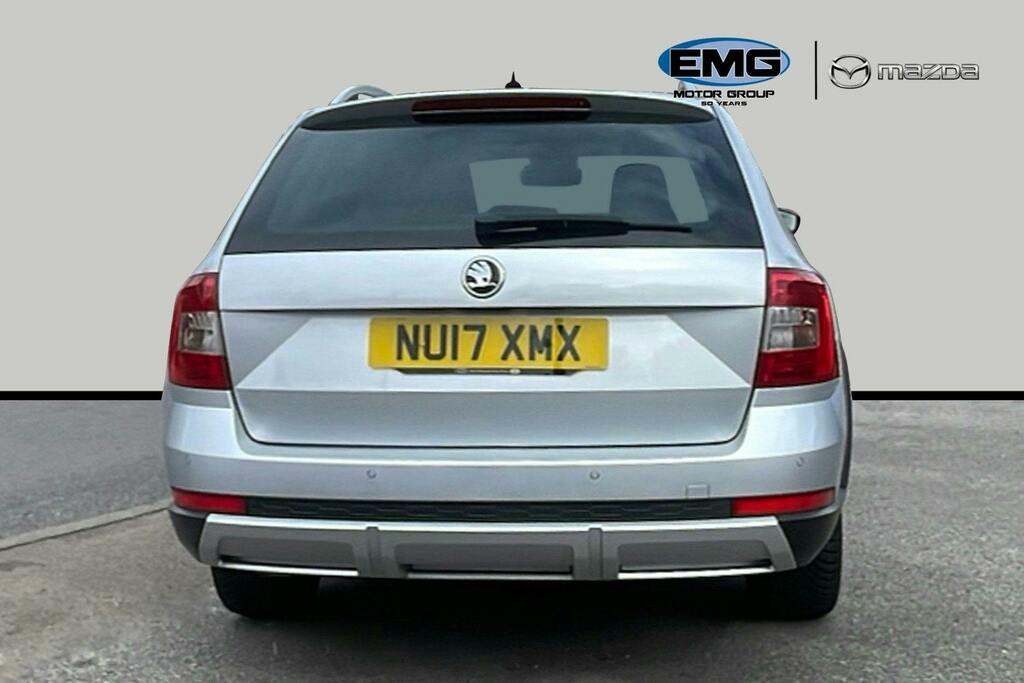 Skoda Octavia 2.0 Tdi Scout Estate Dsg 4Wd Ss Silver #5