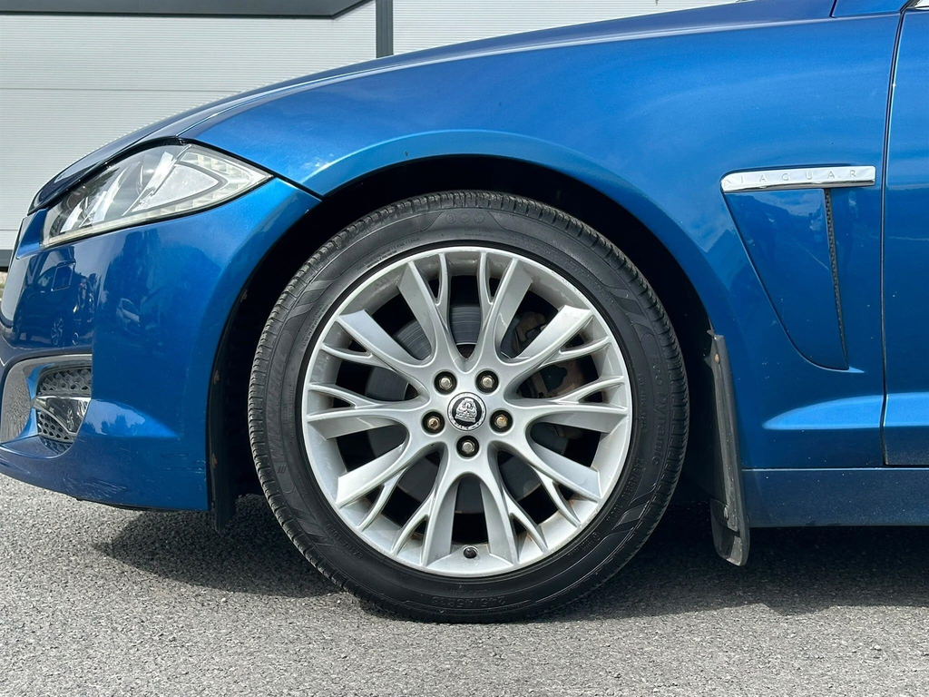 Jaguar XF Luxury Grey #8