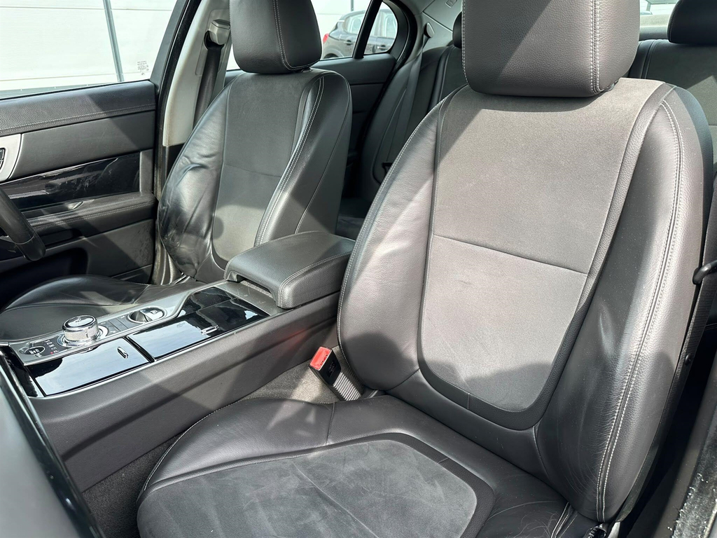 Jaguar XF Luxury Grey #29