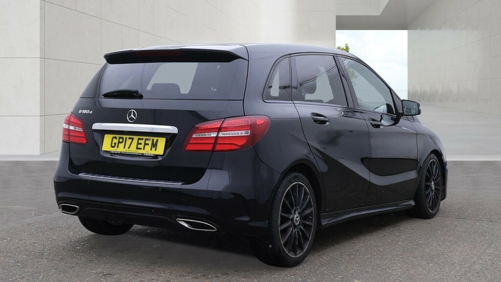 Mercedes-Benz B Class 1.5 B180d Amg Line Black #4