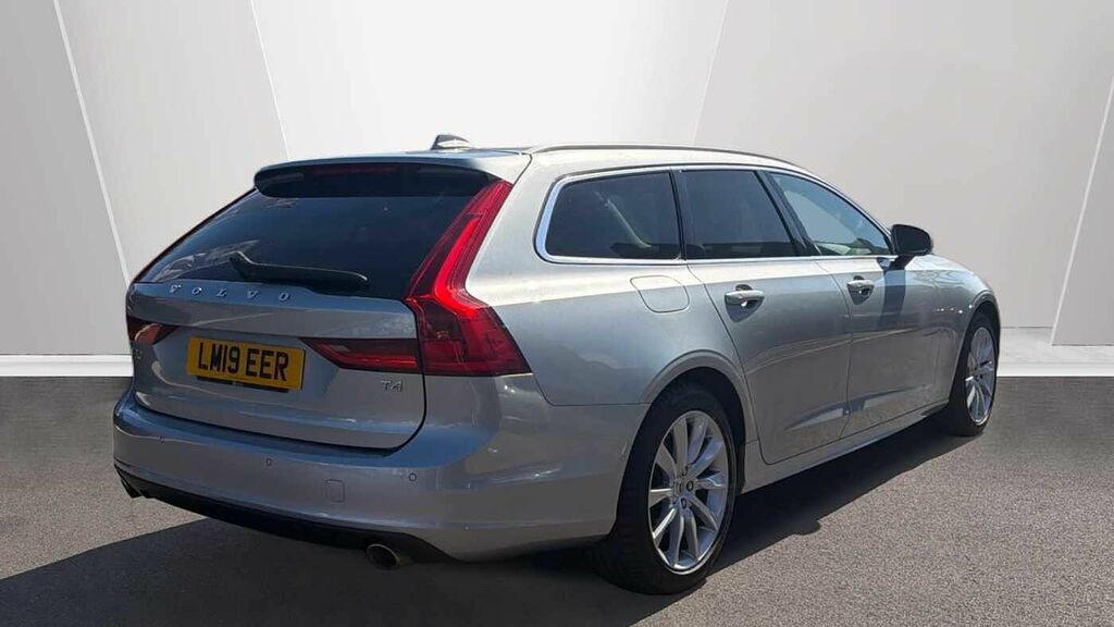 Volvo V90 T4 Momentum Silver #2