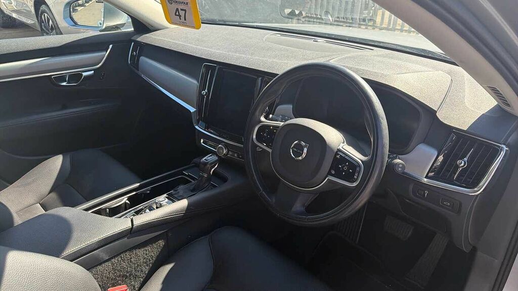 Volvo V90 T4 Momentum Silver #4