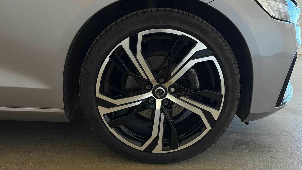 Volvo V60 Plus, B4 Mild Hybrid, Dark Silver #4
