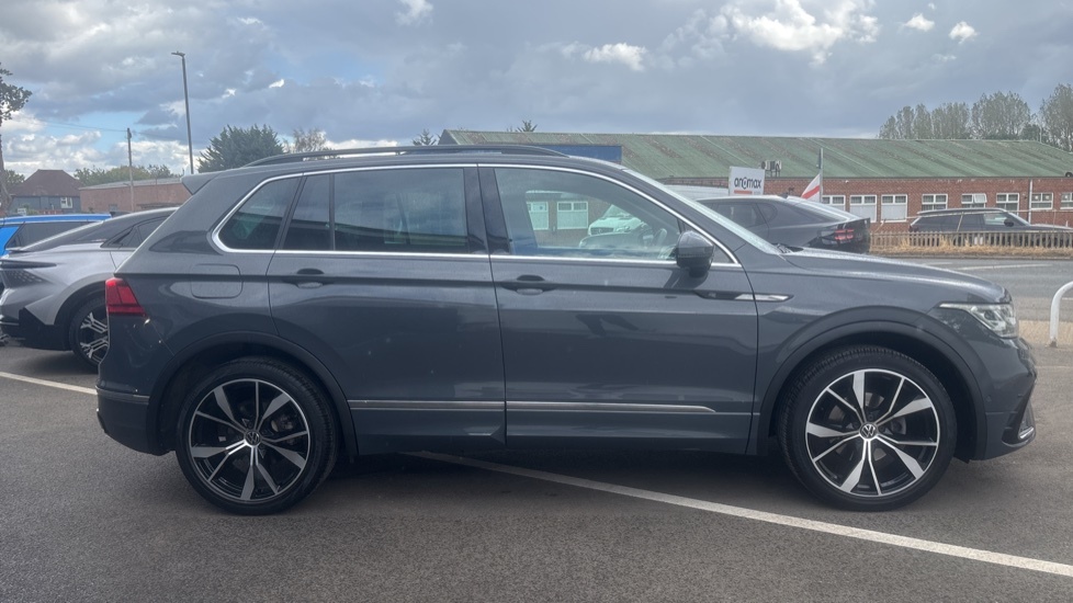 Volkswagen Tiguan 1.5 Tsi 150 R-line Dsg Grey #4