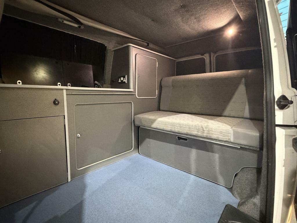 Volkswagen Transporter Panel Van White #15