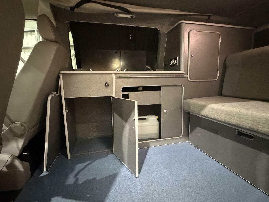 Volkswagen Transporter Panel Van White #14
