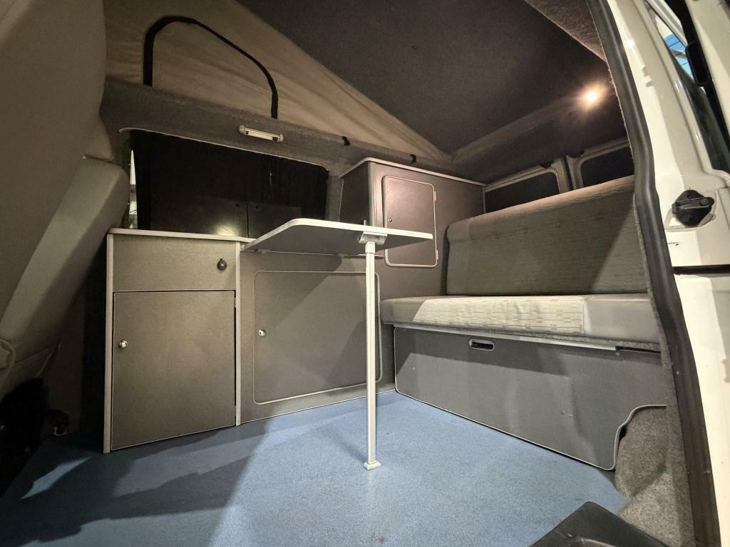 Volkswagen Transporter Panel Van White #17