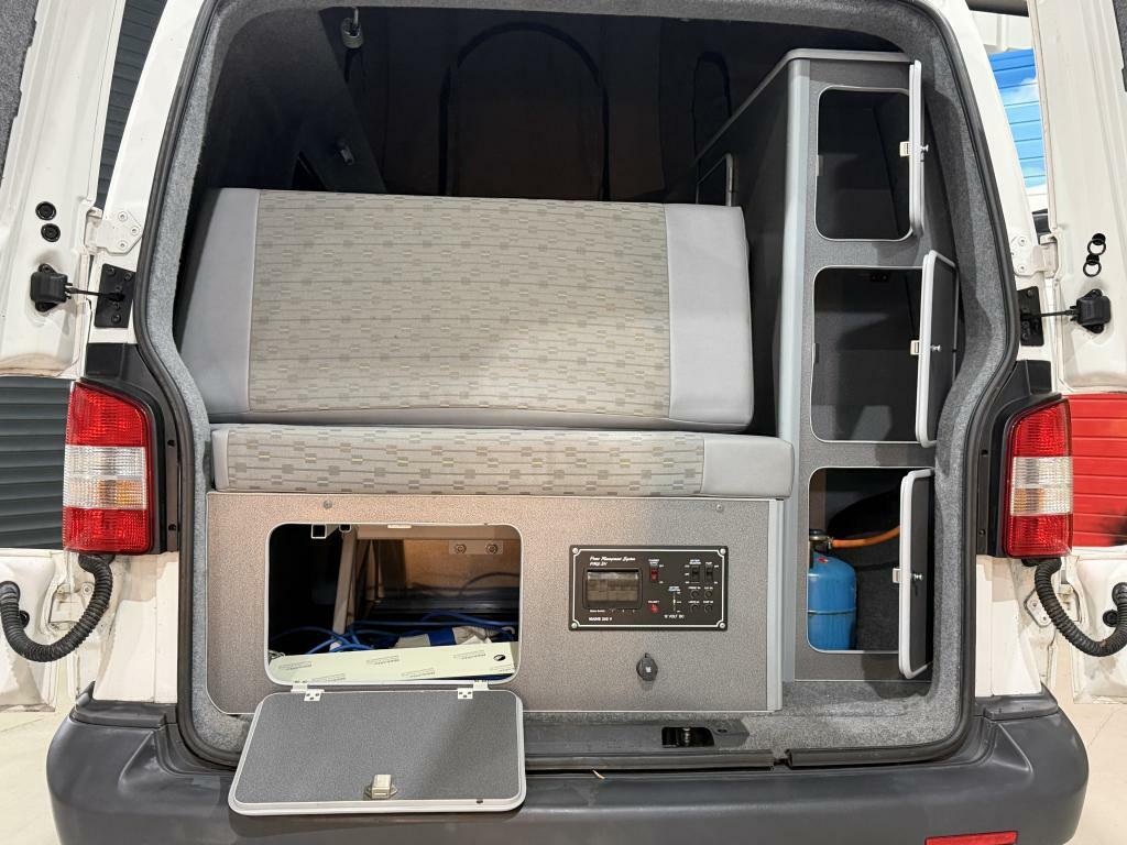 Volkswagen Transporter Panel Van White #26