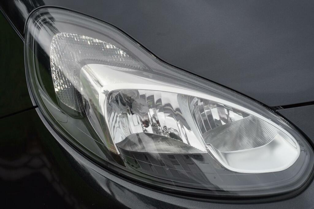Vauxhall Adam Energised White #27