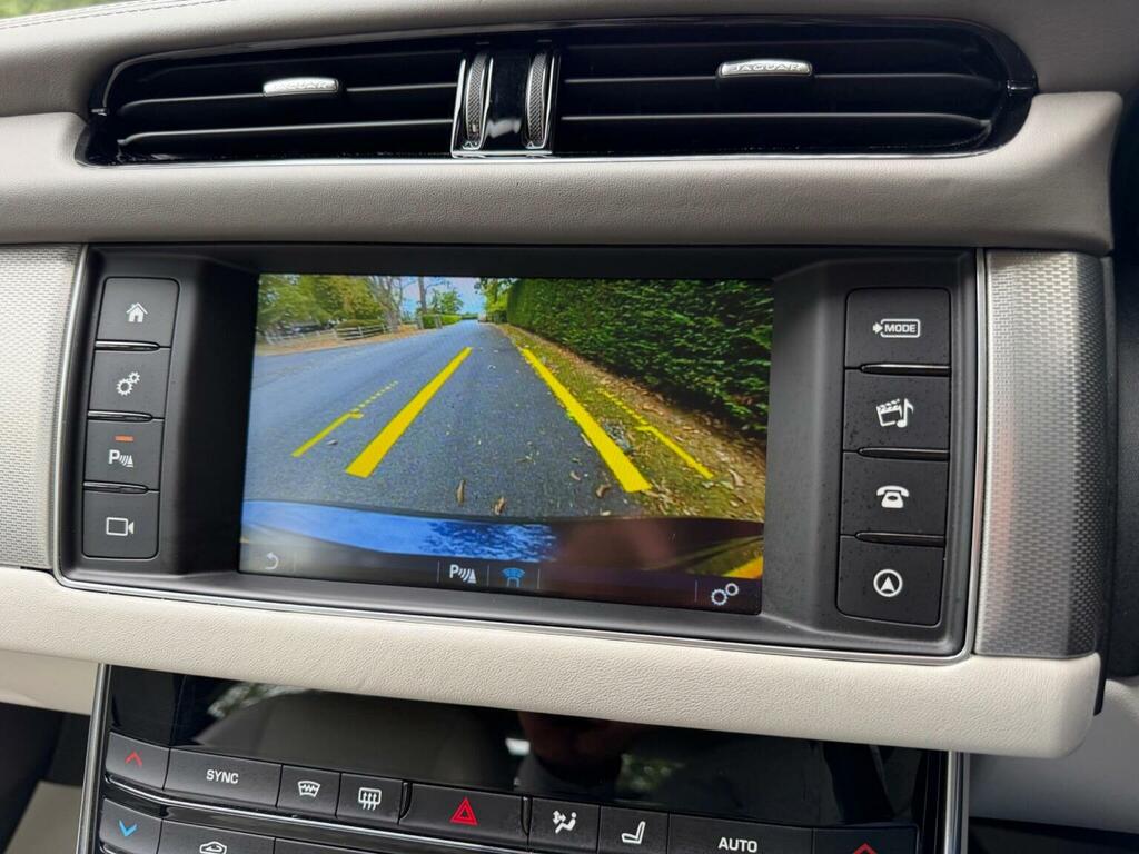 Jaguar XF Saloon 2.0D Portfolio Euro 6 Ss 2017 Blue #3