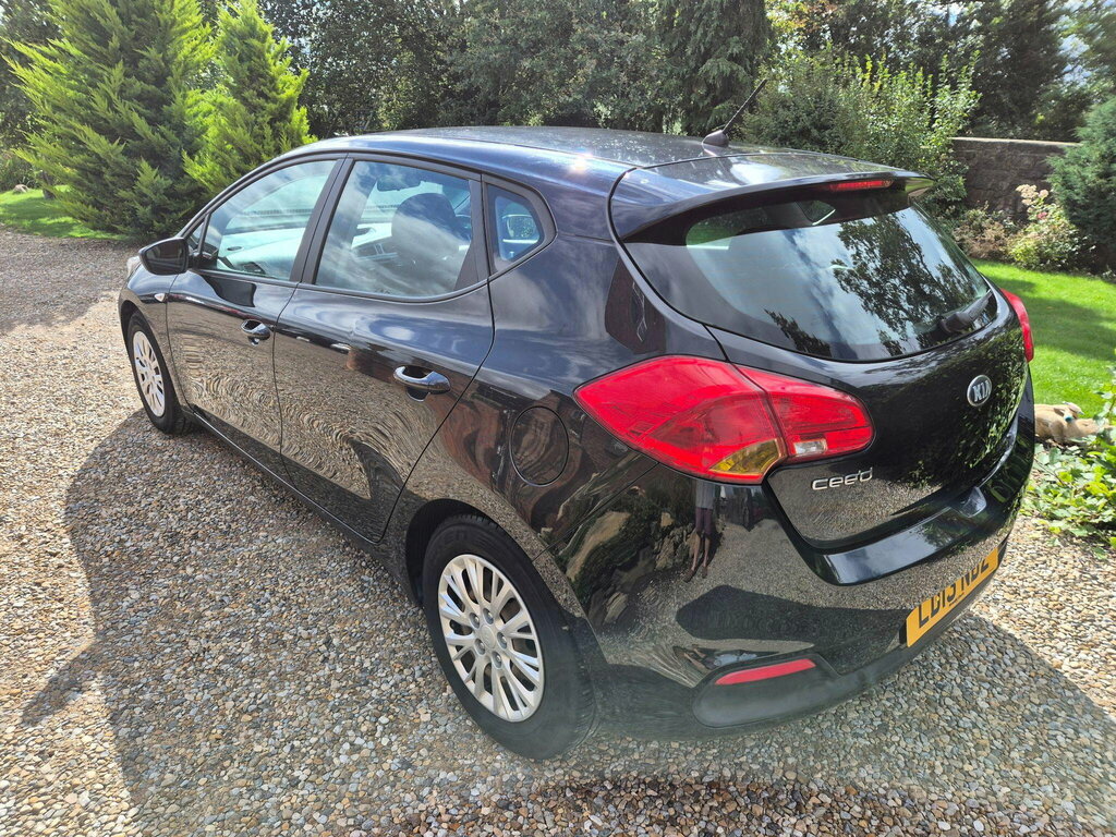 Kia Ceed 1.6 Crdi 2 Euro 5 Silver #6