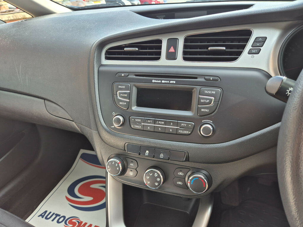 Kia Ceed 1.6 Crdi 2 Euro 5 Silver #12