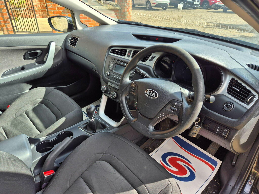 Kia Ceed 1.6 Crdi 2 Euro 5 Silver #9