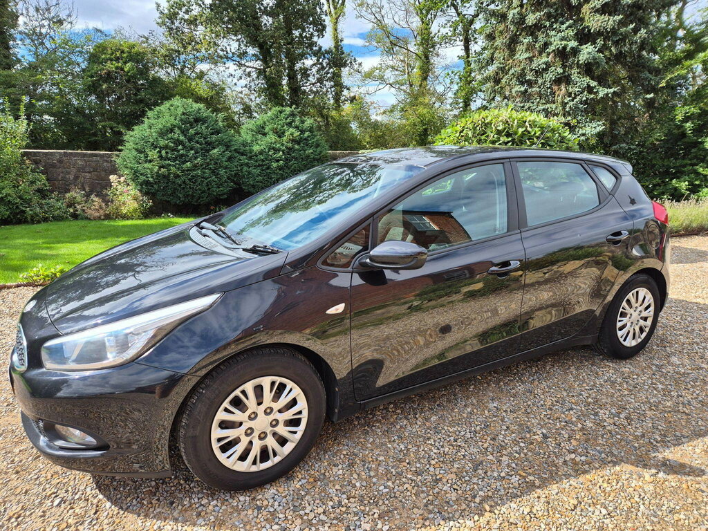 Kia Ceed 1.6 Crdi 2 Euro 5 Silver #1