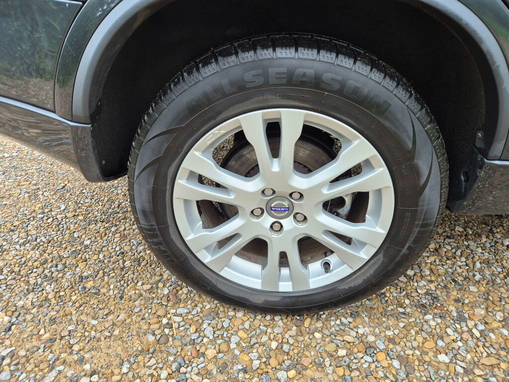 Volvo XC90 2.4L Executive Black #11