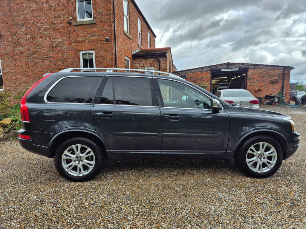 Volvo XC90 2.4L Executive Black #7