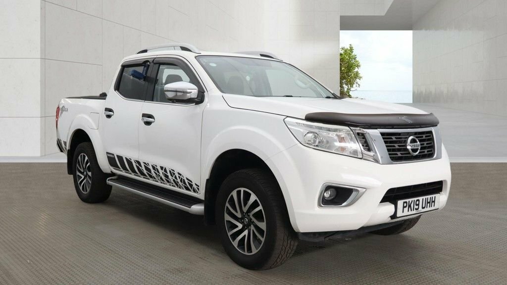 Nissan Navara 2.3L Tekna White #3