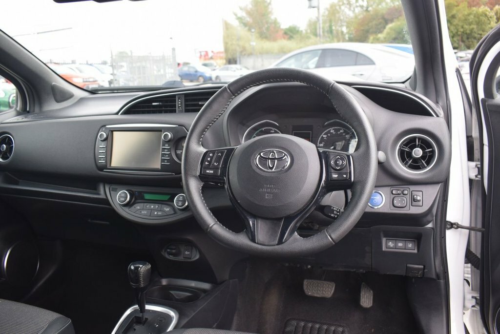 Toyota Yaris Excel Silver #3
