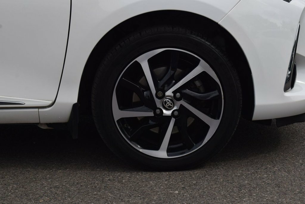 Toyota Yaris Excel Silver #8