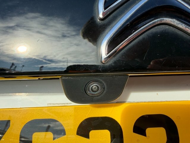 Citroen e-C4 Shine Plus Hatchback White #5