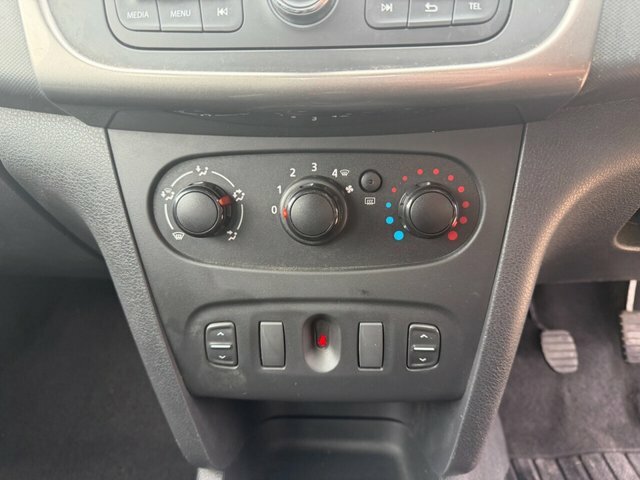 Dacia Sandero Stepway Stepway 1.5L Laureate Dci 90 Bhp Silver #10