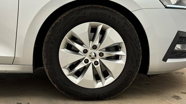 Skoda Octavia 1.5 Tsi Se L 2023 Silver #5