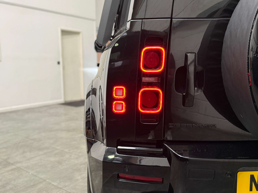 Land Rover Defender 2.0 Defender X-dynamic  #10