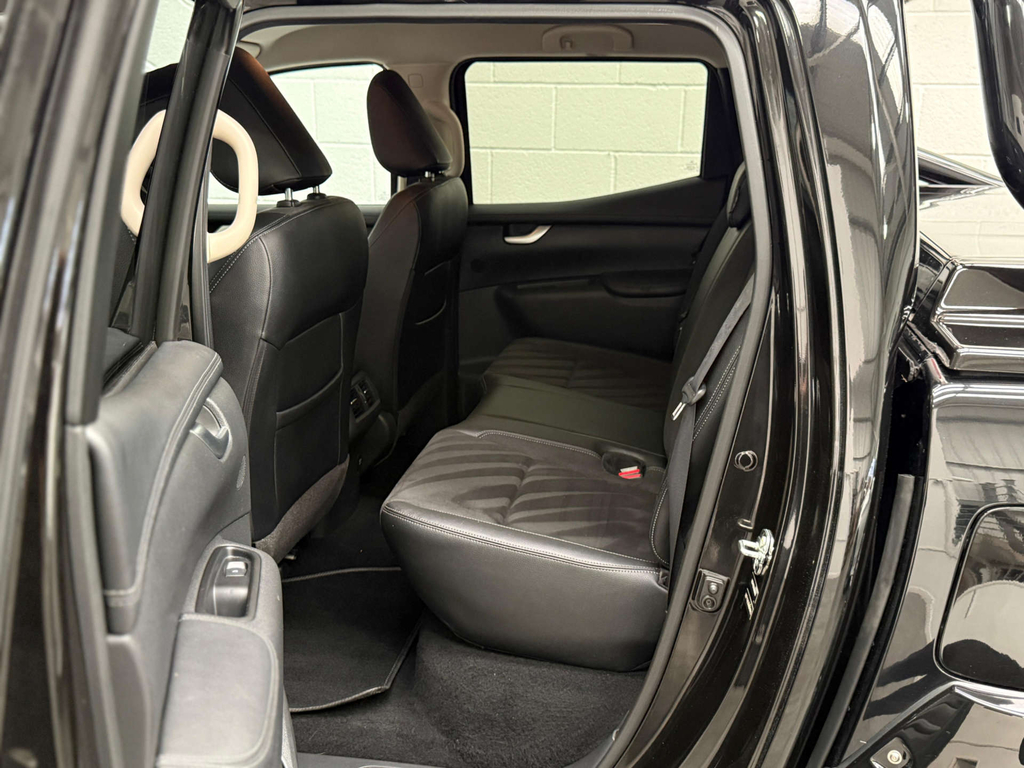 Mercedes-Benz X Class X250 D 4Matic Black #20