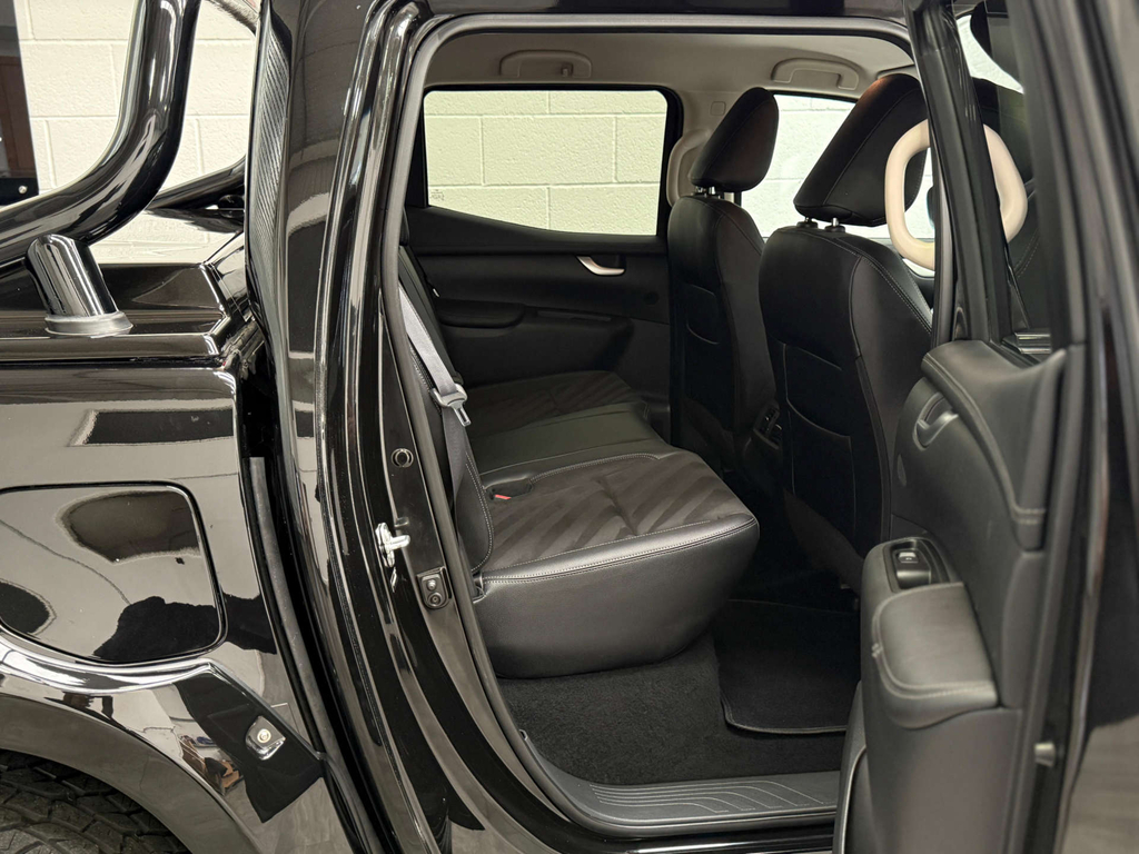 Mercedes-Benz X Class X250 D 4Matic Black #18