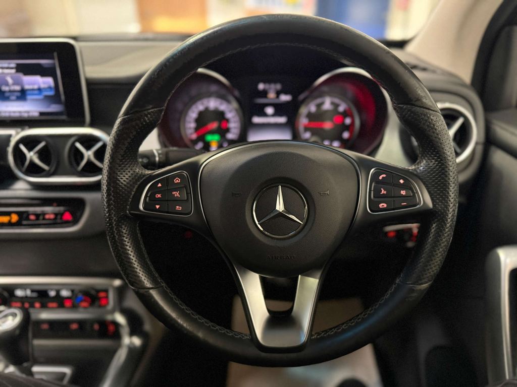 Mercedes-Benz X Class X250 D 4Matic Black #11