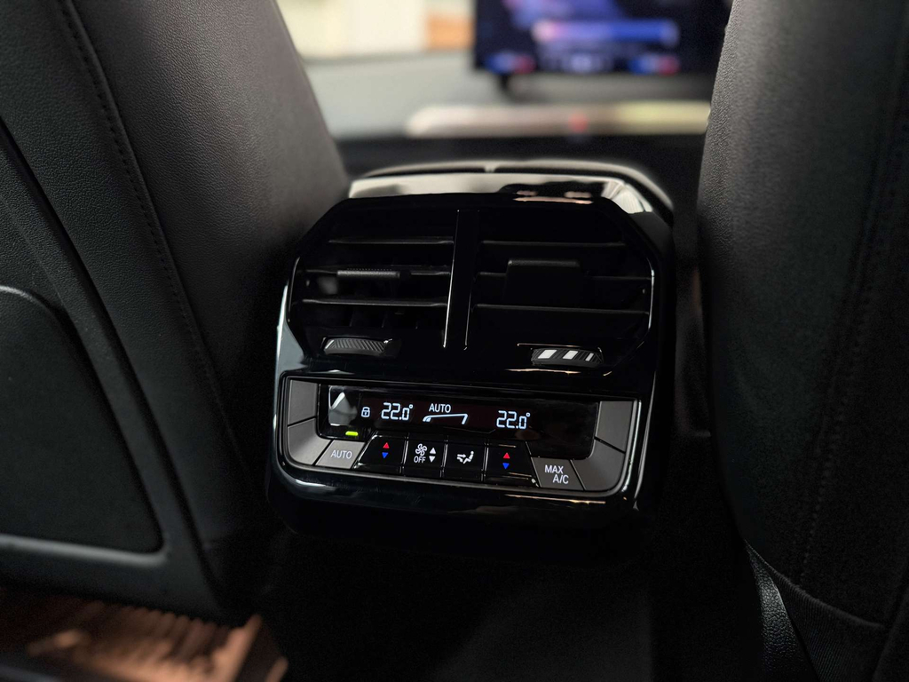 BMW iX Ix Xdrive 40 M Sport Blue #24